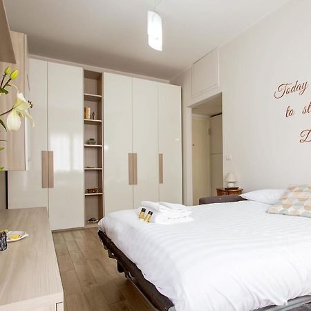 Lorenteggio Studio Apt Милан Экстерьер фото