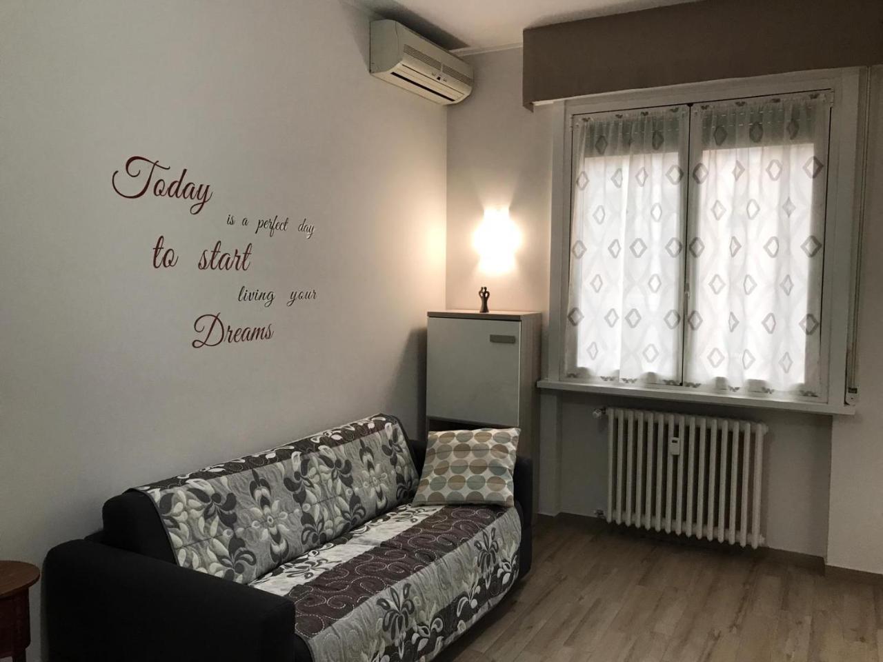 Lorenteggio Studio Apt Милан Экстерьер фото